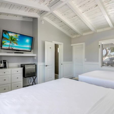 Fiesta Key Rv Resort Standard Room 2 Layton Exterior photo