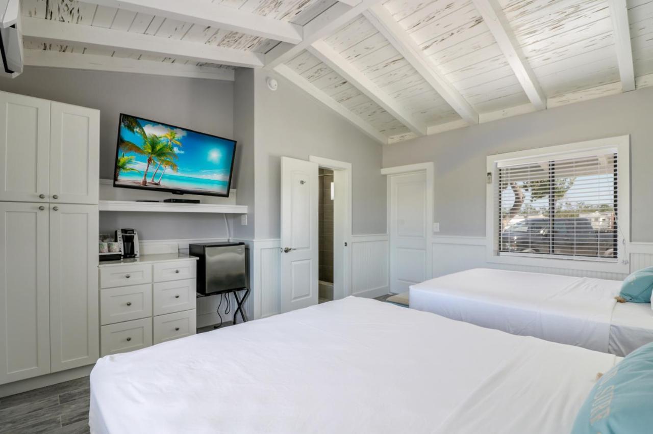 Fiesta Key Rv Resort Standard Room 2 Layton Exterior photo